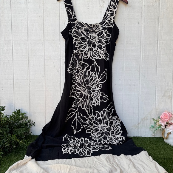 VINCE CAMUTO
Women's Floral Square-Neck Smocked-Back Sleeveless
Maxi Dress Sz M - Picture 12 of 12